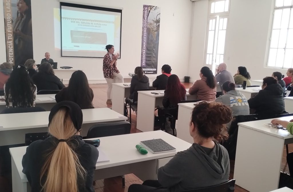 Más de 90 personas participan en los cursos de auxiliar domiciliario para el cuidado de personas
